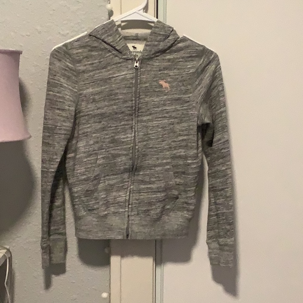 Grey sweatshirt